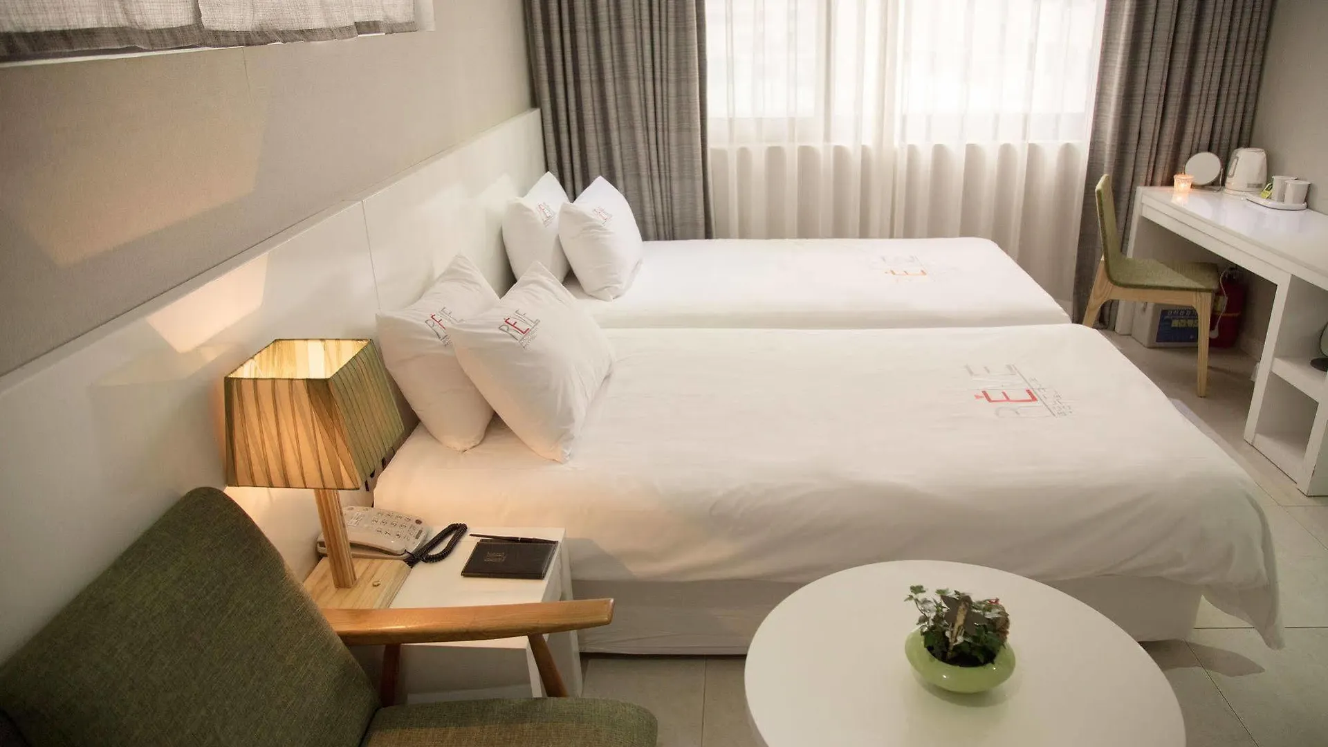 Motel Reve Business Hotel Jeju
