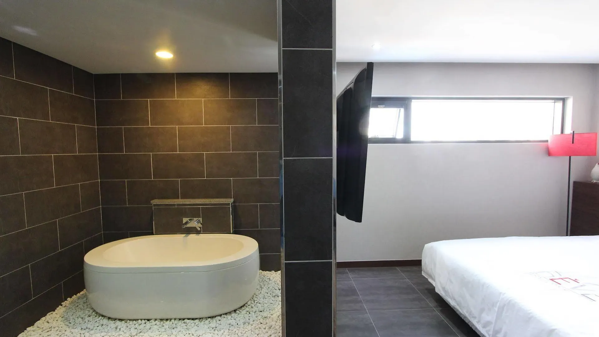 Reve Business Hotel Jeju