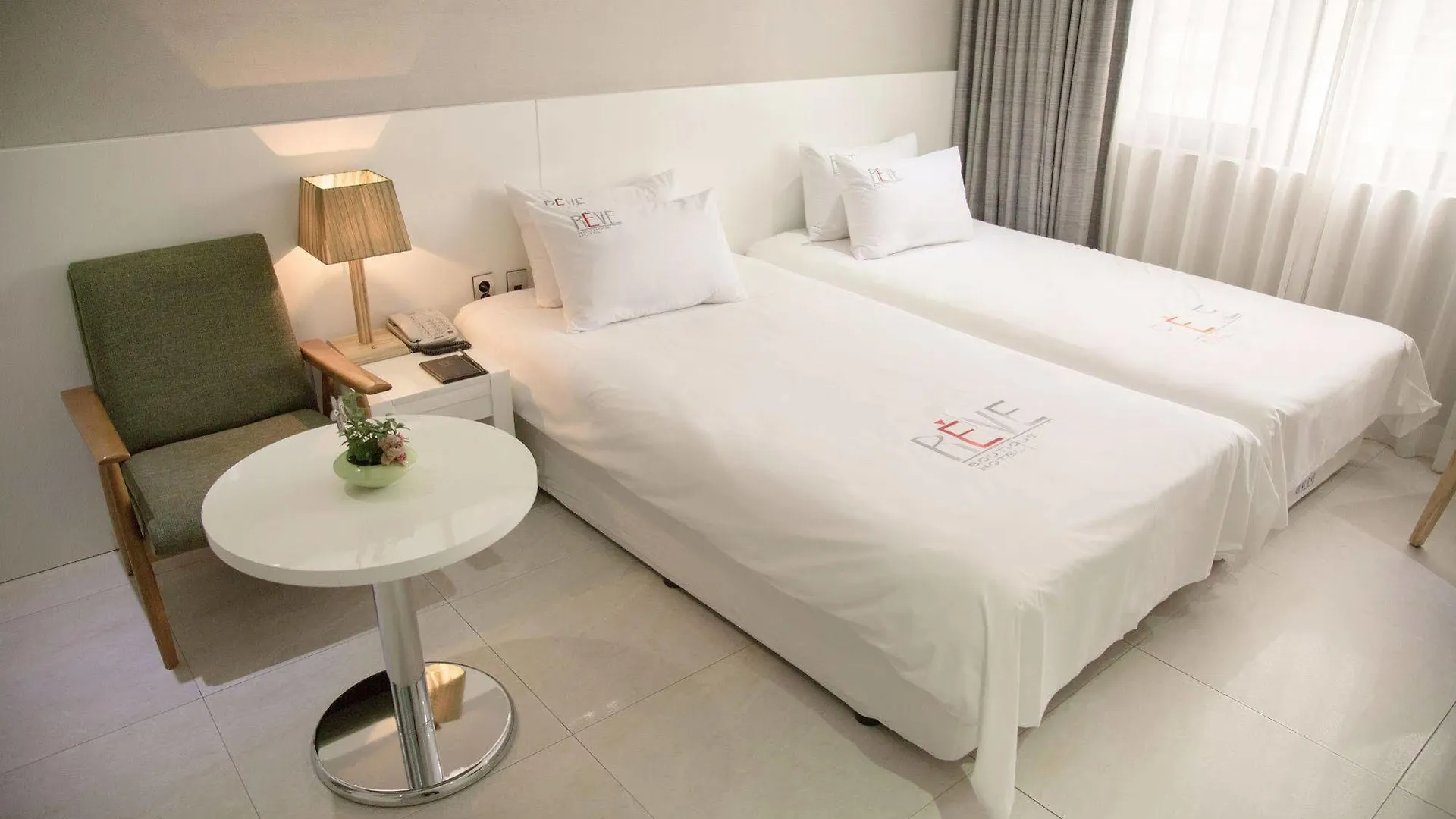 Reve Business Hotel Jeju