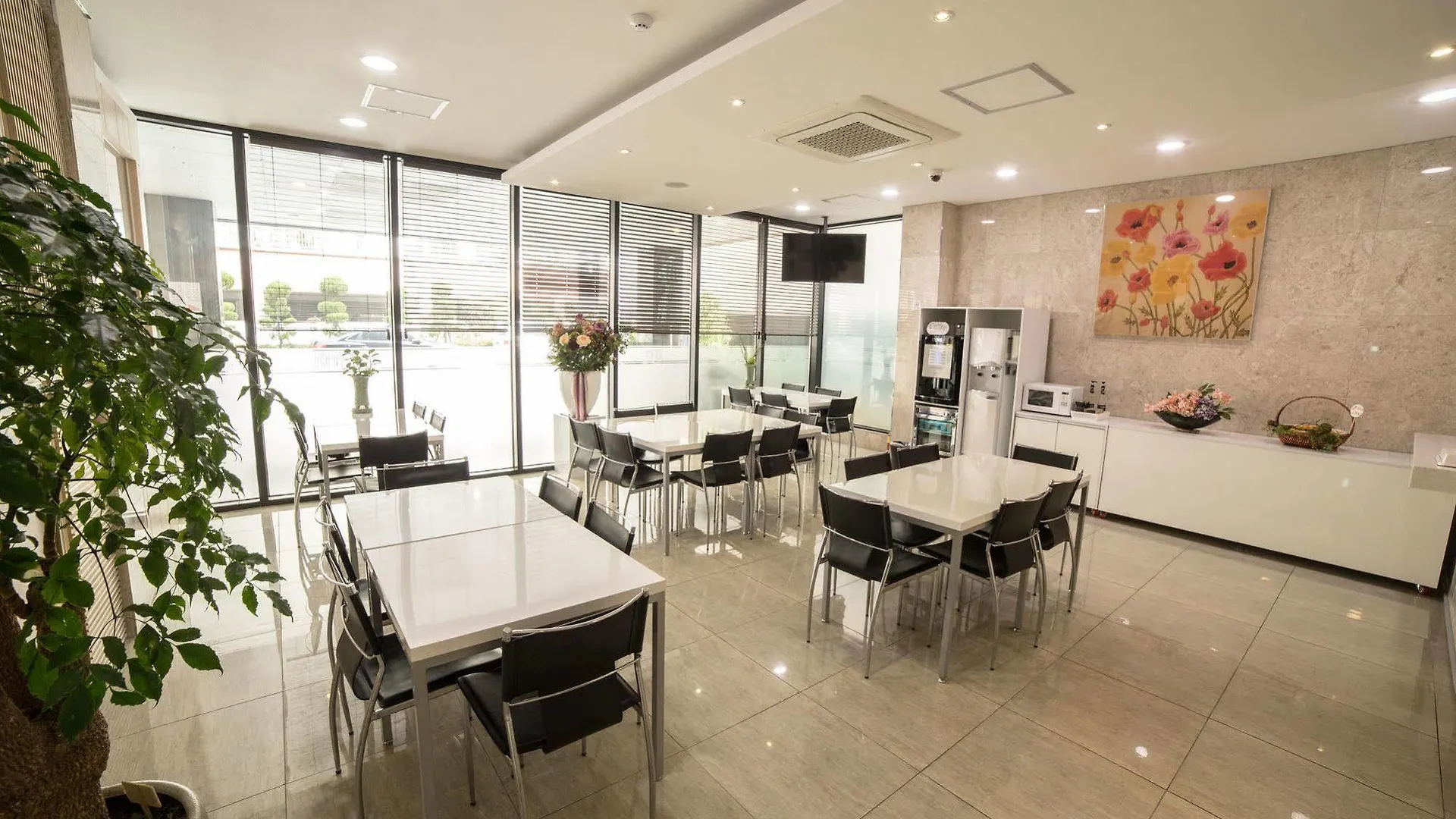 Reve Business Hotel Jeju